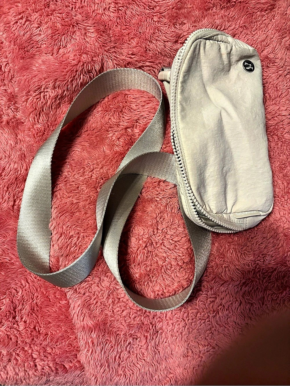 lululemon Everywhere Belt Bag Crossbody Bag in ivory( longer strap)